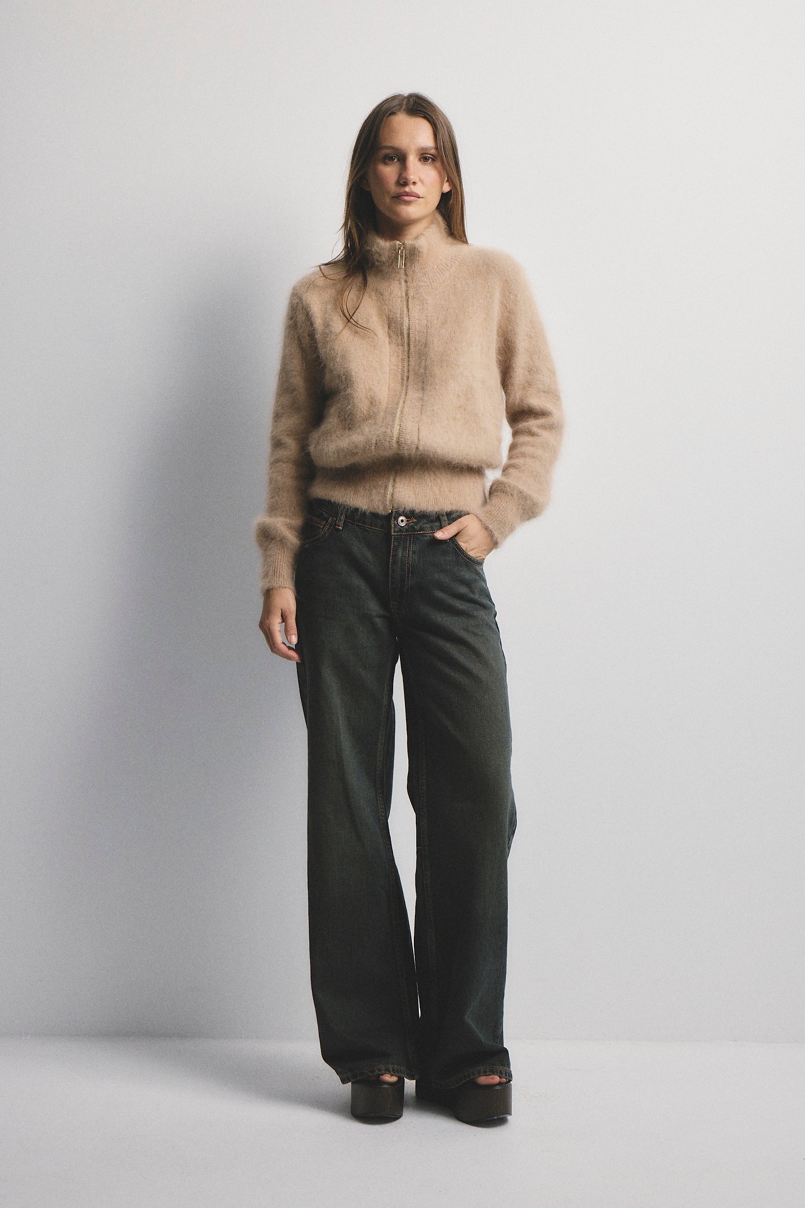 Felix Zip Cardigan - Latte – WORLD OF NOMADS