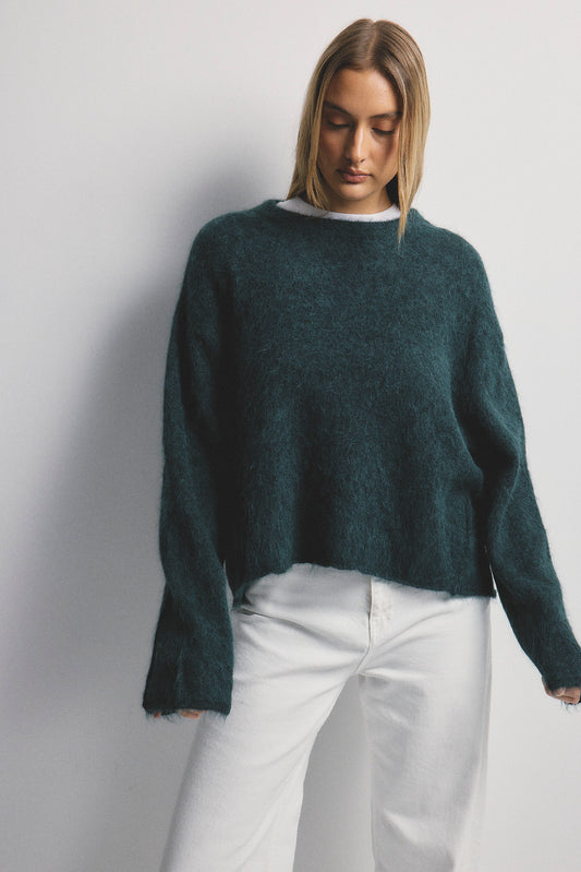 Ava- dark green